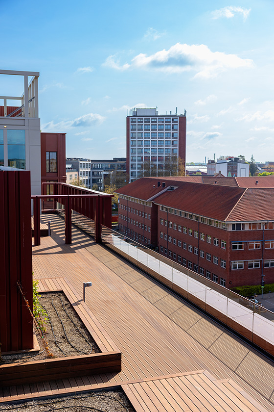 WoodHub, tag terrasse i Bambus